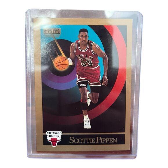 1990-91 SkyBox NBA #46 Scottie Pippen Chicago Bulls - Picture 3 of 4